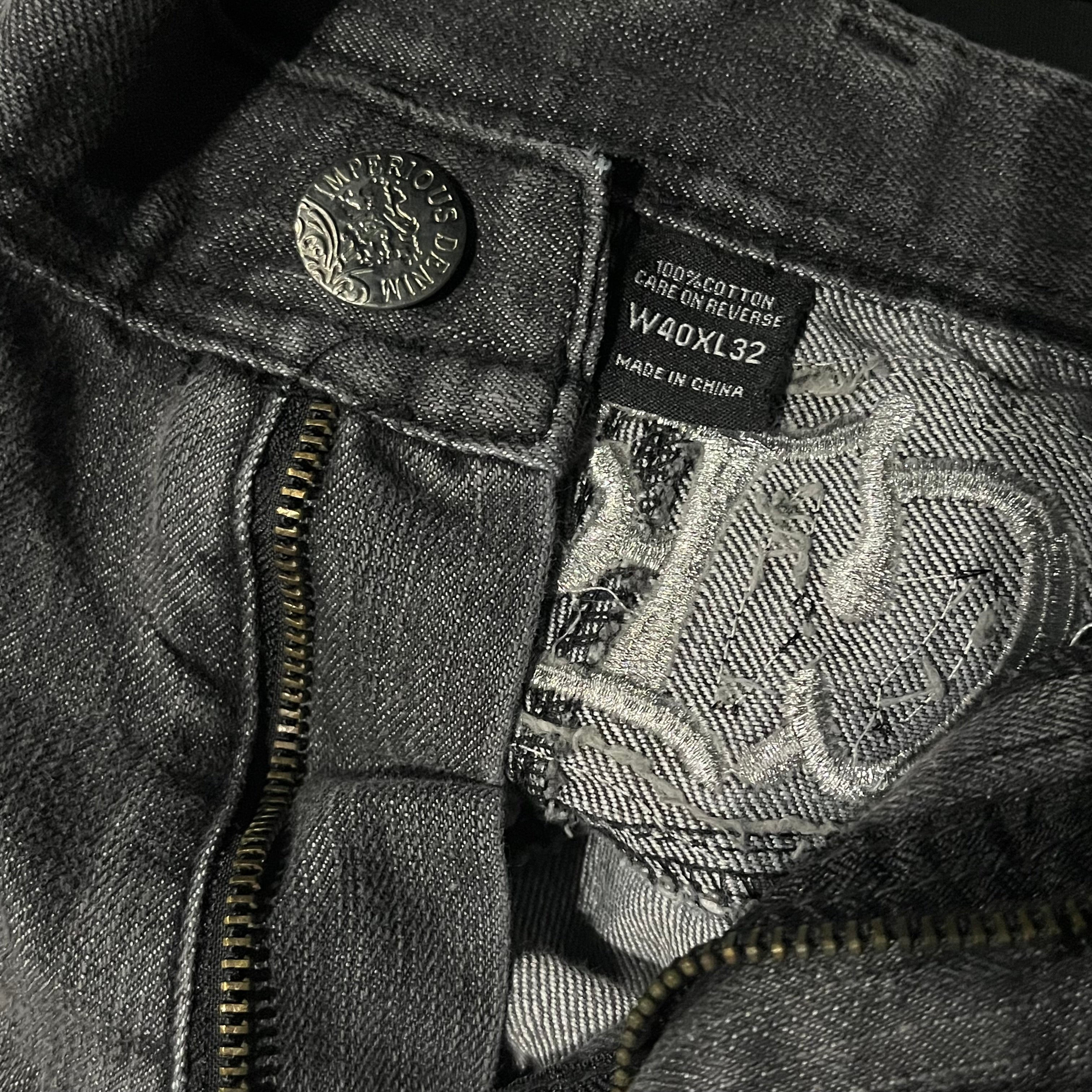 IMPERIOUS DENIM 刺繍デニムパンツ
