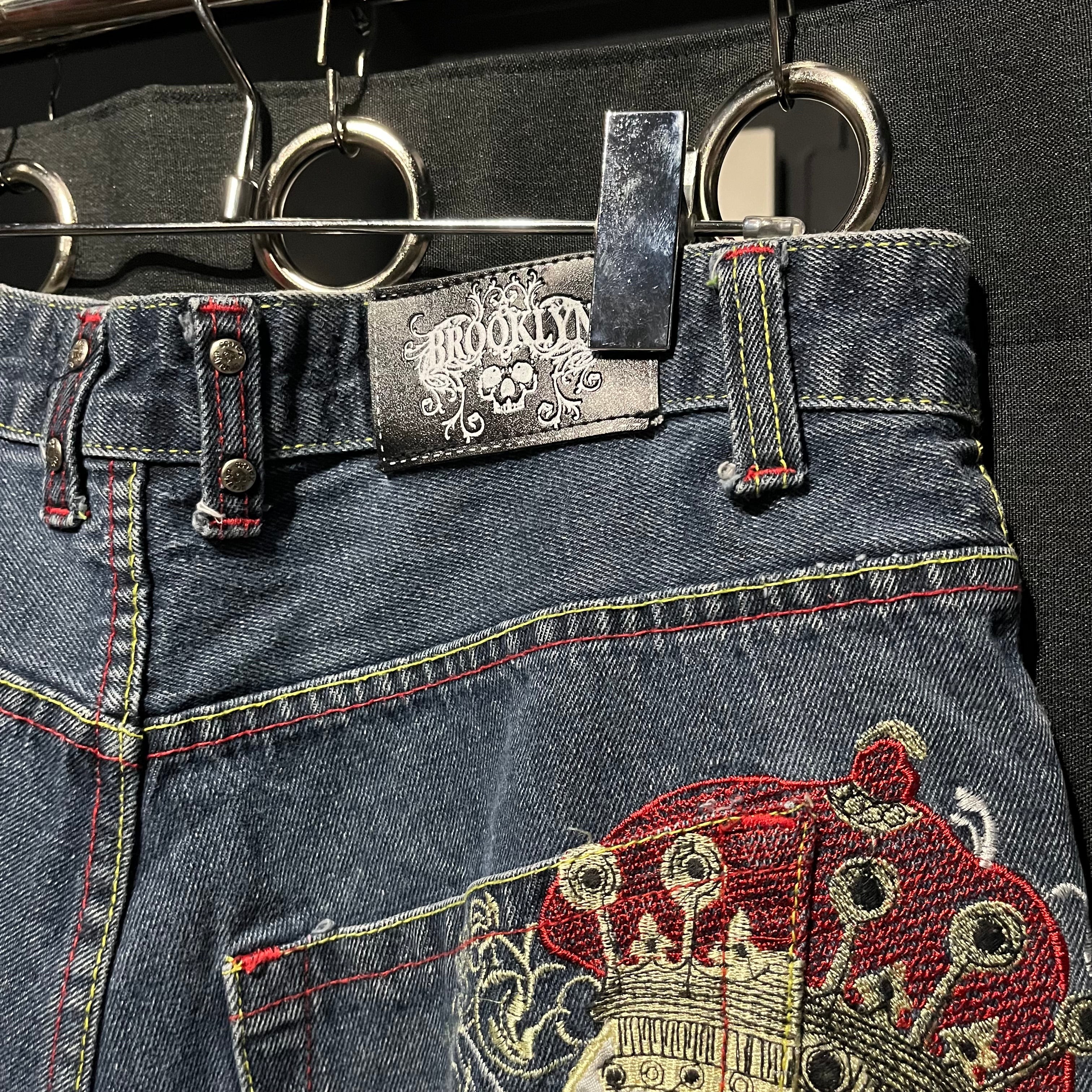 Brooklyn Xpress クラウン刺繍デニムショーツ