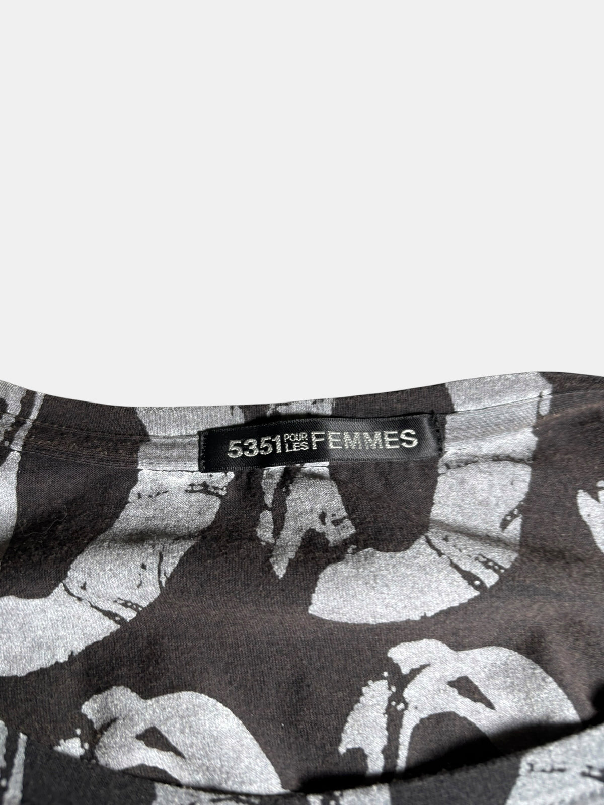 5351 POUR LES FEMMES Moose Print Longline Tee