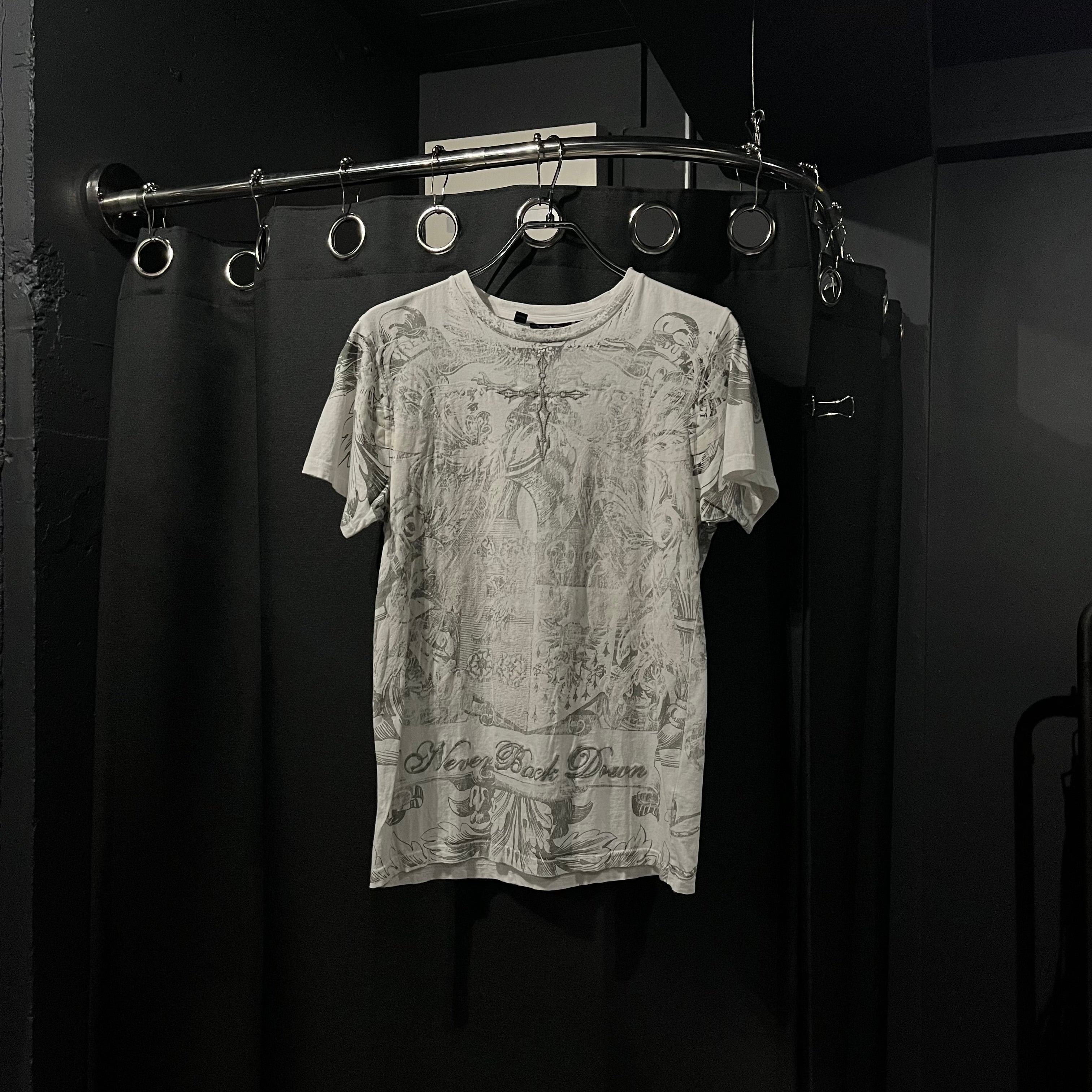 グラフィックtee